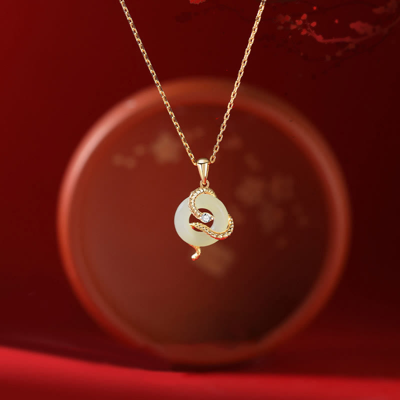 Collier en jade Hetian avec boucle de paix pour l'année du serpent