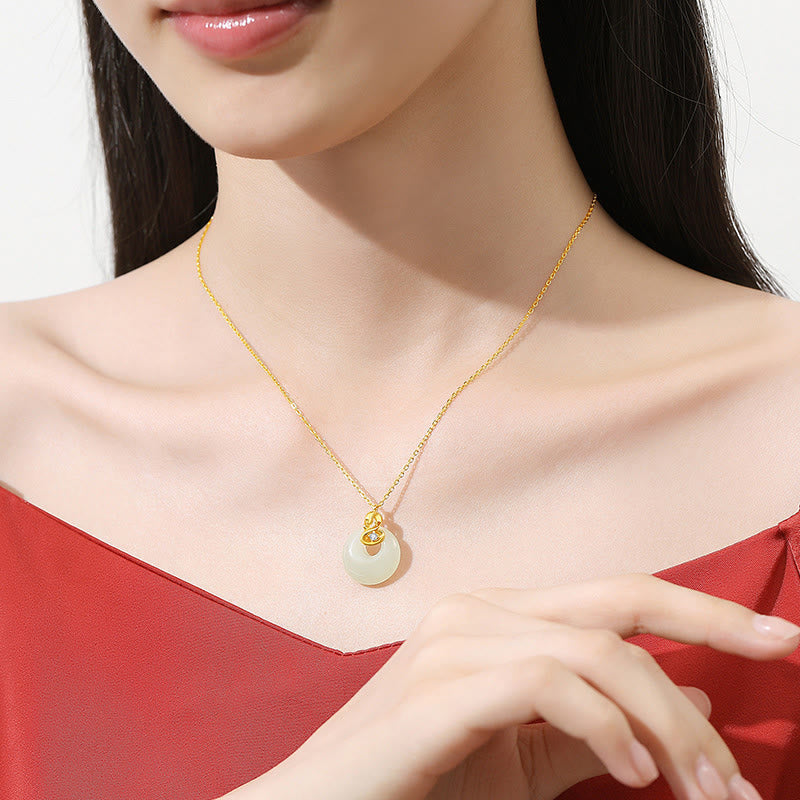 Collier serpent à boucle de paix en jade Hetian