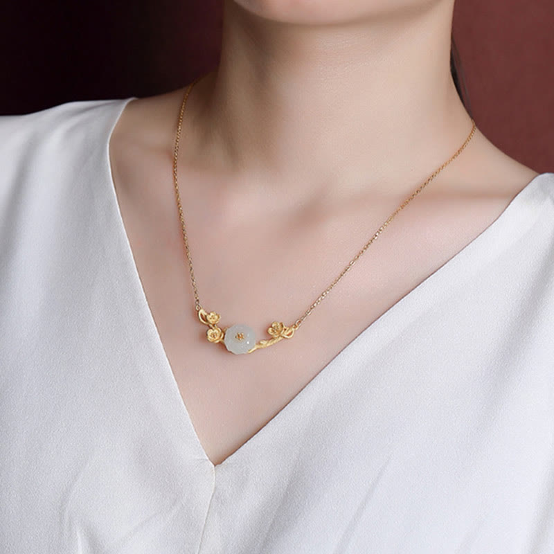 Ensemble collier, bracelet et bague porte-bonheur en jade Hetian et fleur de prunier