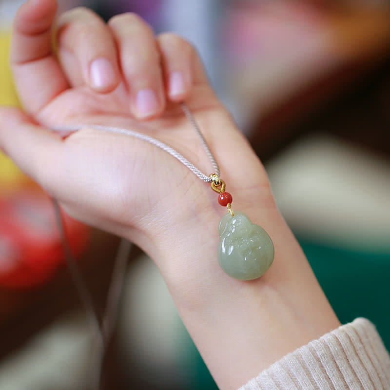 Collier de prospérité en jade Hetian avec pendentif Bouddha rieur