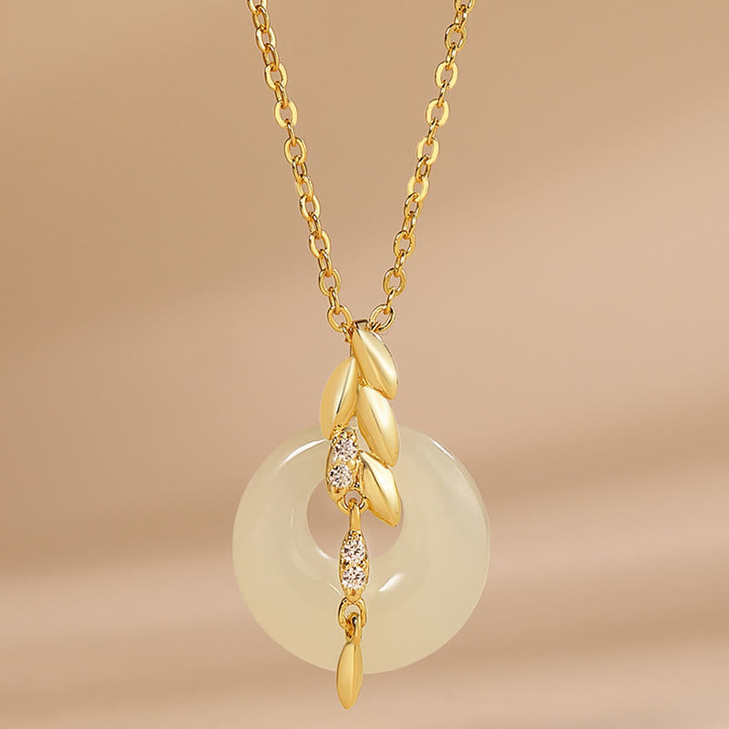 Collier pendentif en jade Hetian avec accent en zircon