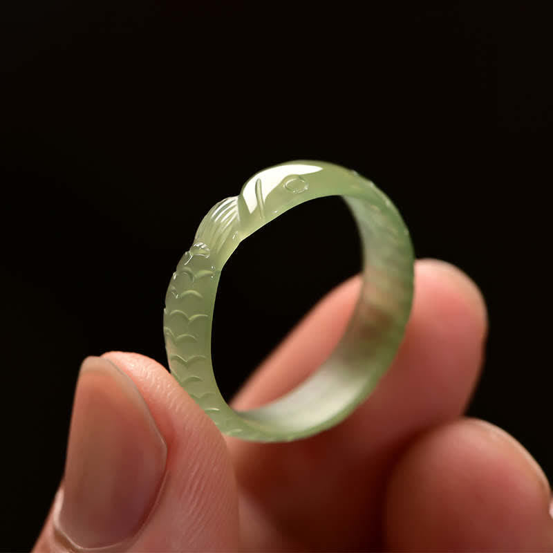 Bague de réussite en jade blanc et jade cyan de Hetian avec poisson koï