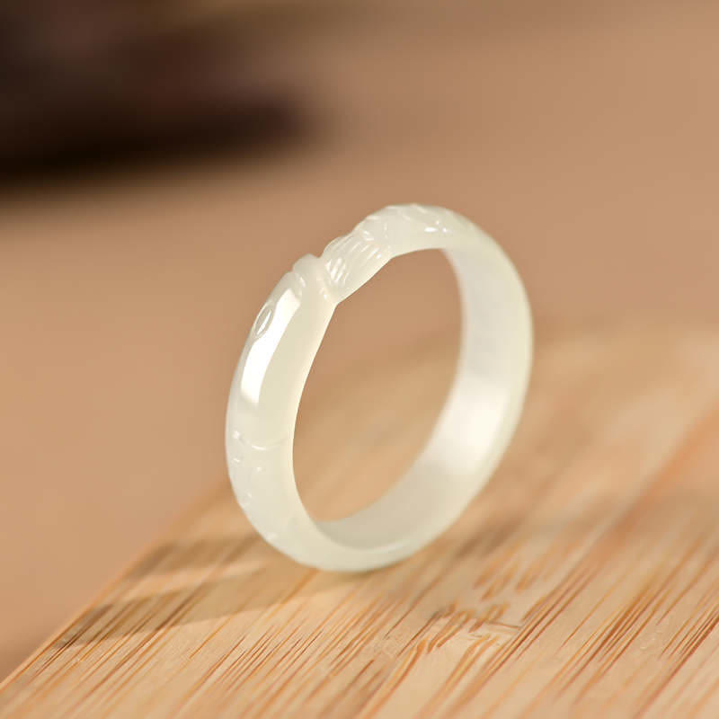 Bague de réussite en jade blanc et jade cyan de Hetian avec poisson koï