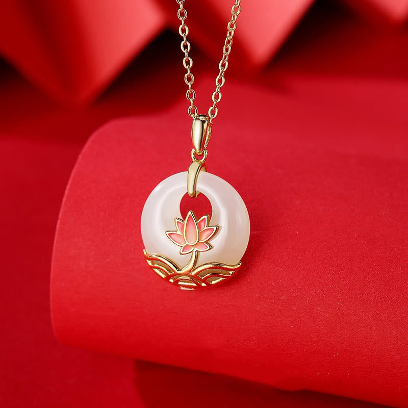Collier de protection en jade blanc de Hetian et fleur de lotus