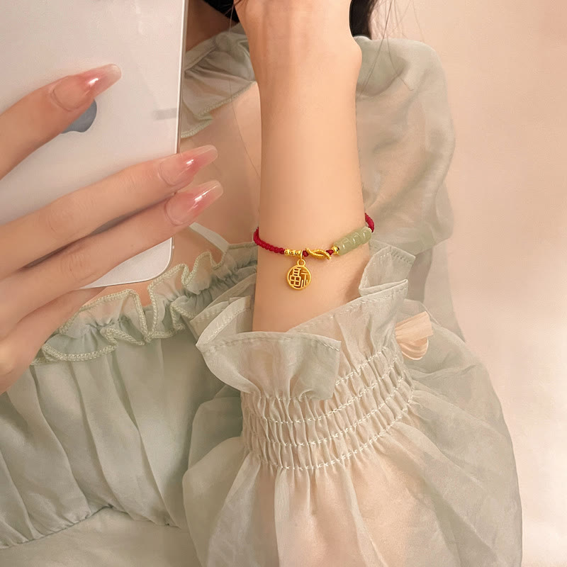 Bracelet en perles de jade avec breloque Fu sur corde rouge pour la chance et la prospérité