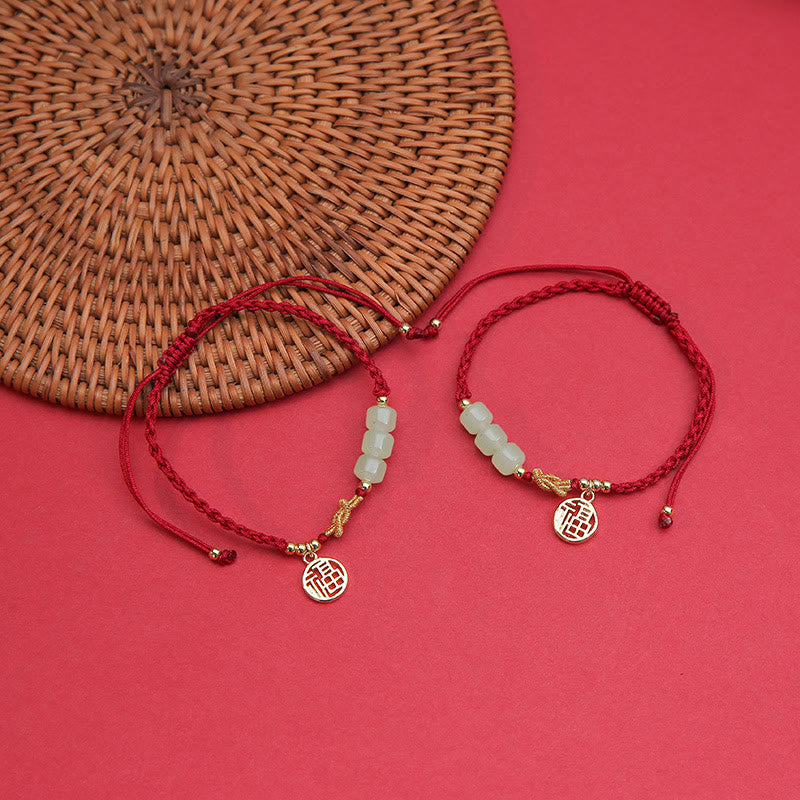Bracelet en perles de jade avec breloque Fu sur corde rouge pour la chance et la prospérité