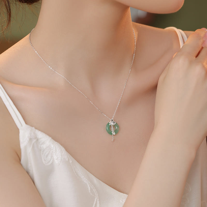 Collier papillon en jade et argent 925 avec boucle de paix