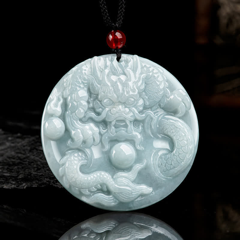 Collier amulette dragon de jade pour le succès et la protection