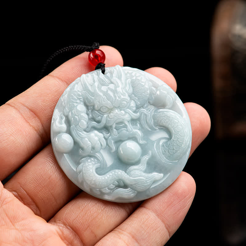 Collier amulette dragon de jade pour le succès et la protection
