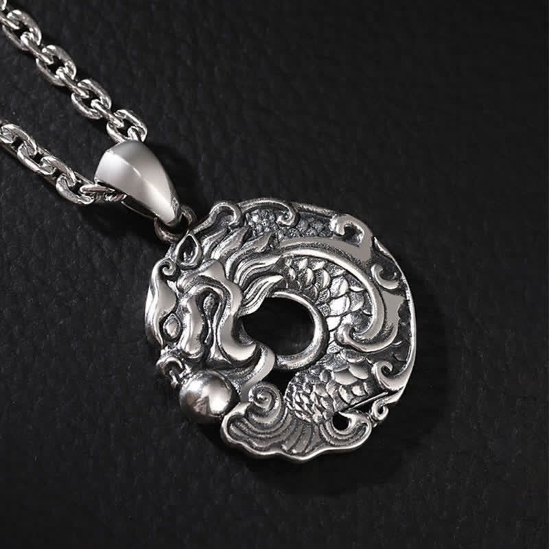 Collier dragon avec boucle de paix et poisson koï