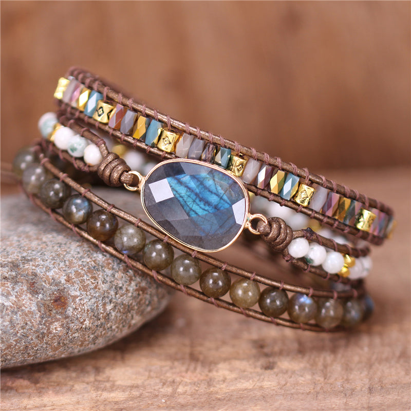 Bracelet enroulé de protection et d'intuition en labradorite