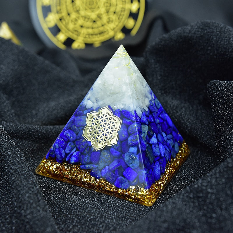 Pyramide d'orgone de guérison en lapis-lazuli et cristal blanc