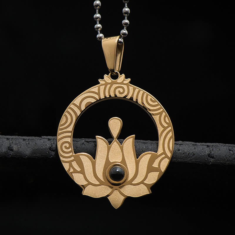 Collier Lotus en acier titane avec projection du mantra Shurangama