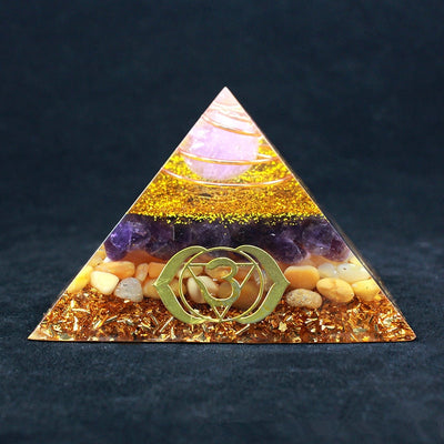 Pyramide d'orgonite d'amour et de guérison