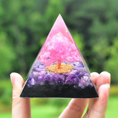 Pyramide d'orgone d'amour et de protection
