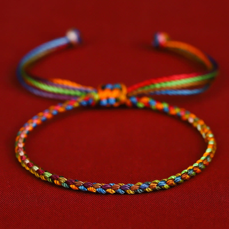 Bracelet porte-bonheur multicolore en fil rouge pour la protection et la chance