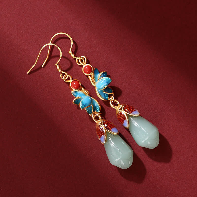Boucles d'oreilles pendantes en jade et fleur de magnolia