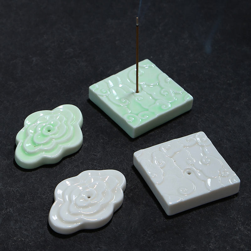 Mini brûleur d'encens en céramique avec motif nuage de bon augure