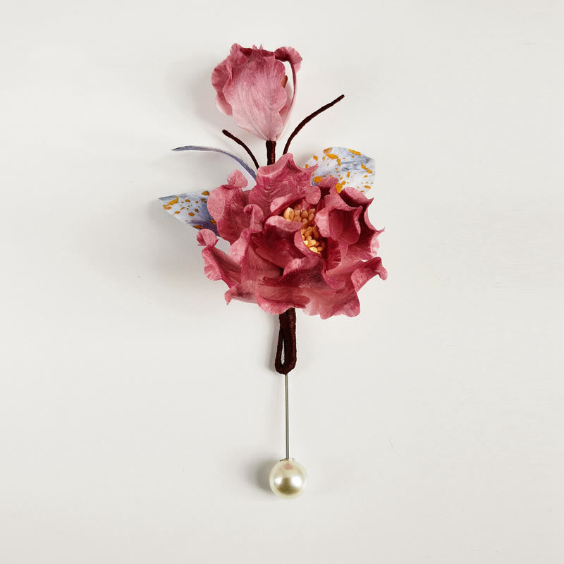Broche fleur rouge en soie de mûrier pour l'énergie spirituelle