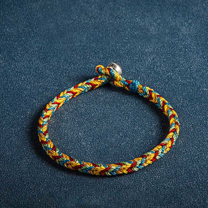 Bracelet de protection en fil rouge multicolore avec breloque en argent