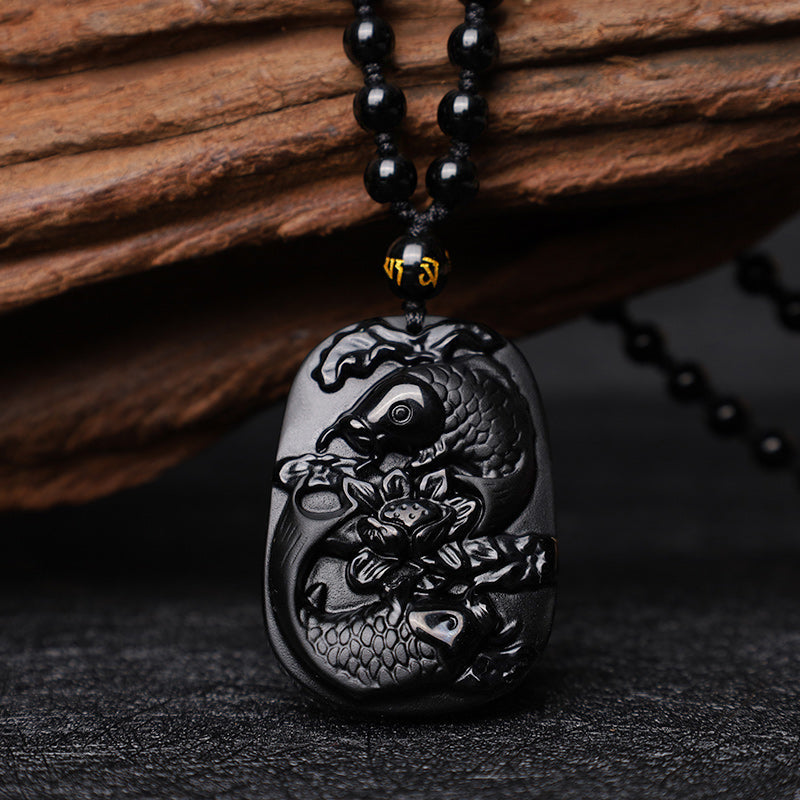 Collier de force de lotus en obsidienne noire naturelle avec poisson koï