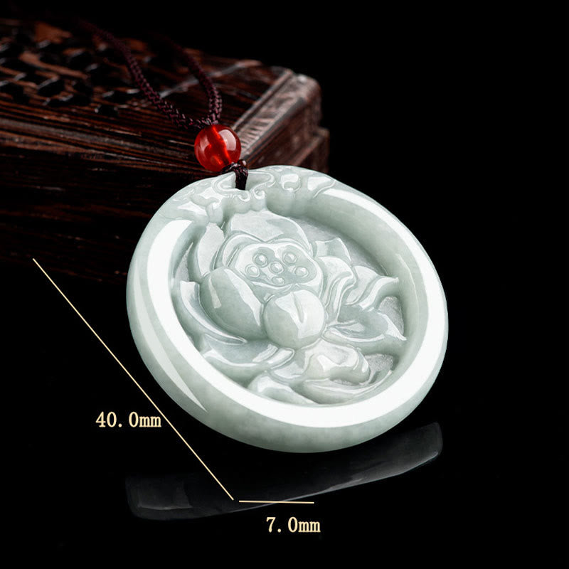 Collier de prospérité sculpté en fleur de lotus en jade naturel