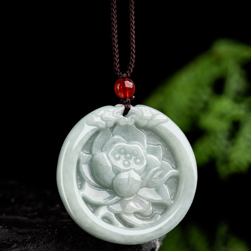 Collier de prospérité sculpté en fleur de lotus en jade naturel