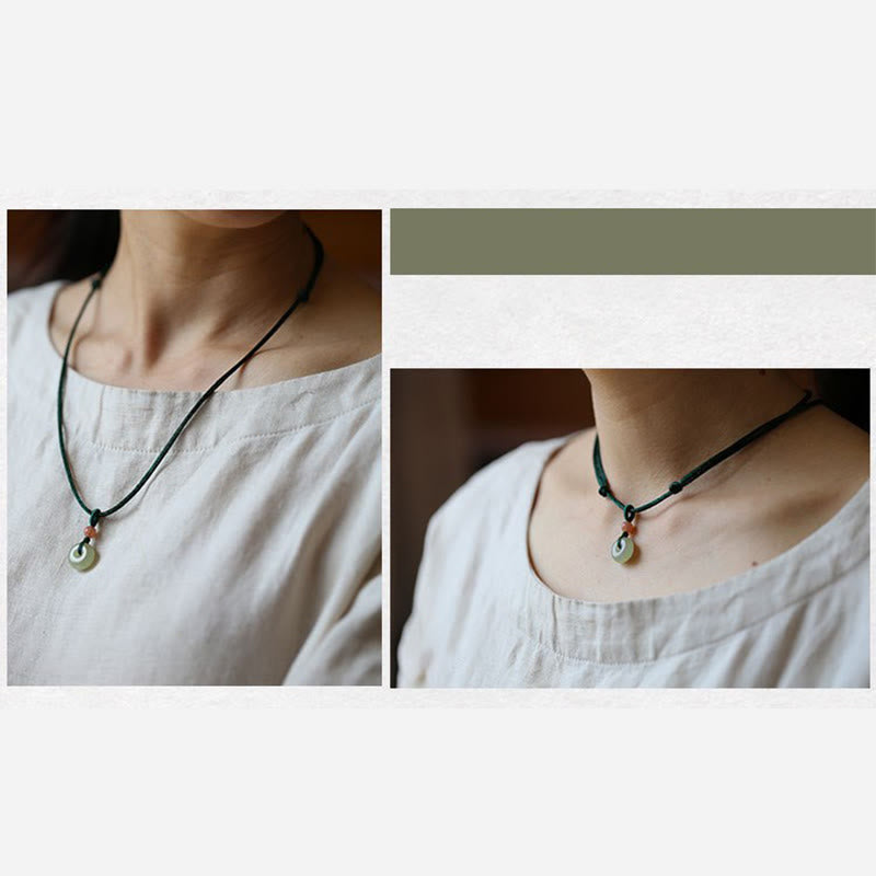 Collier en jade naturel avec boucle de paix et lotus | Énergie d'abondance