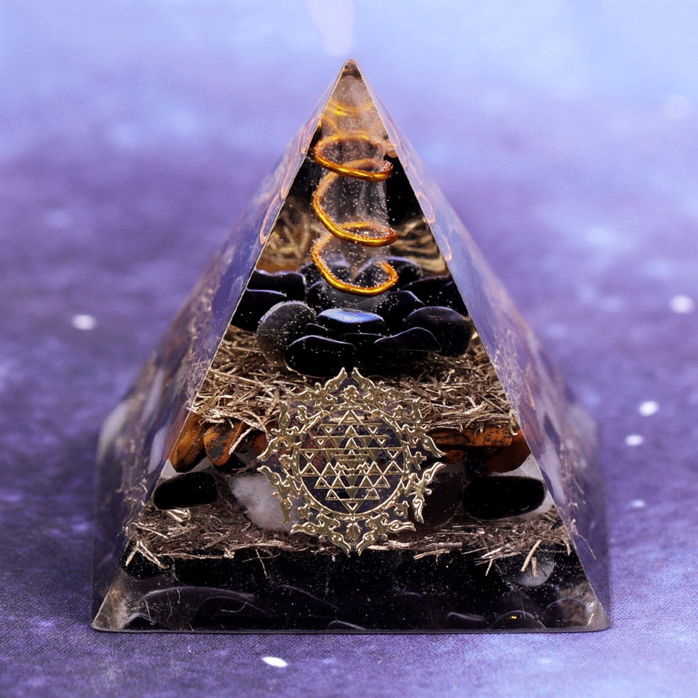 Pyramide d'orgone gardienne d'obsidienne