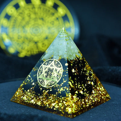 Pyramide d'orgone protectrice d'obsidienne