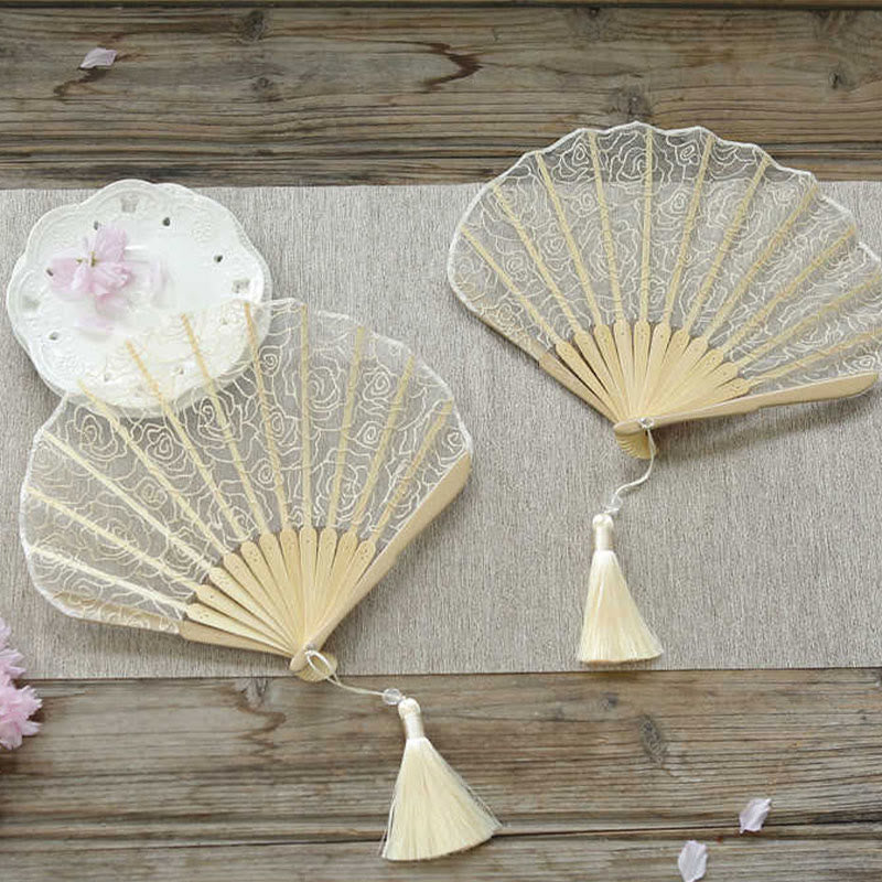 Éventail chinois pliable brodé de roses OldLace 22 cm