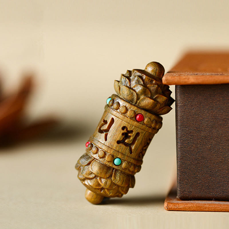 Collier en bois de santal vert Om Mani Padme Hum pour une paix apaisante