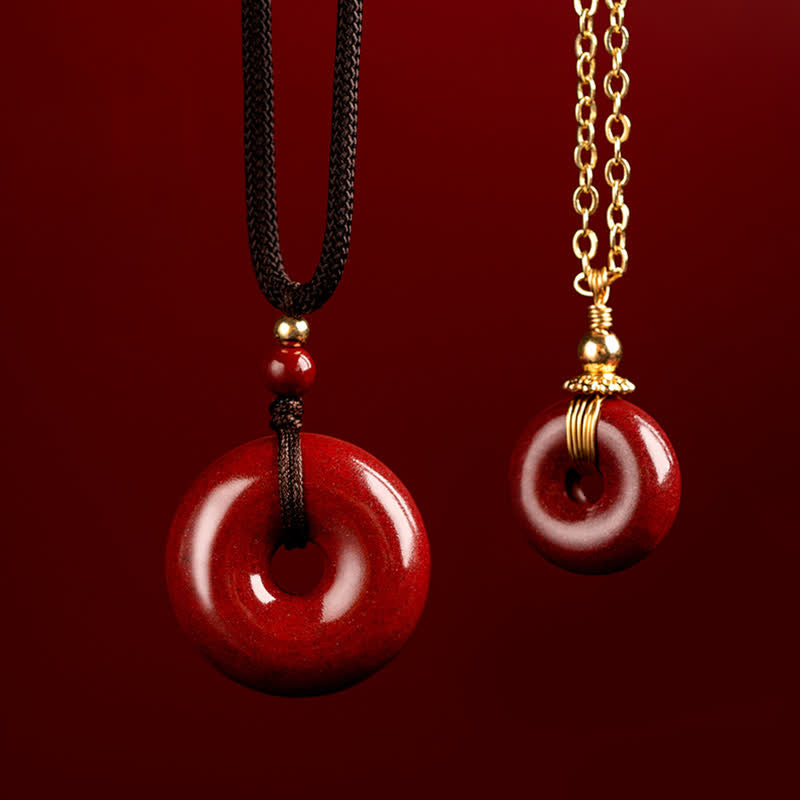 Collier en cinabre avec boucle de paix | Pendentif bénédiction apaisante