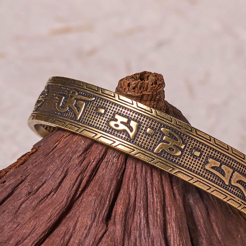 Bracelet Om Mani Padme Hum en cuivre poli | Sagesse du Sutra du Cœur