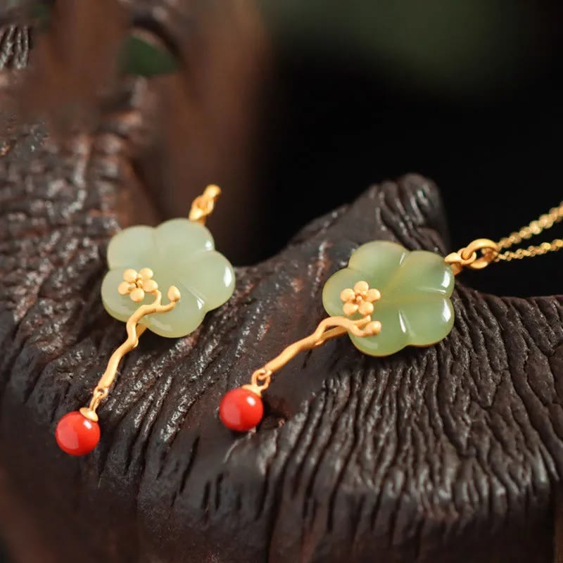 Collier de jade de prospérité avec agate rouge | Fleur de prunier vintage