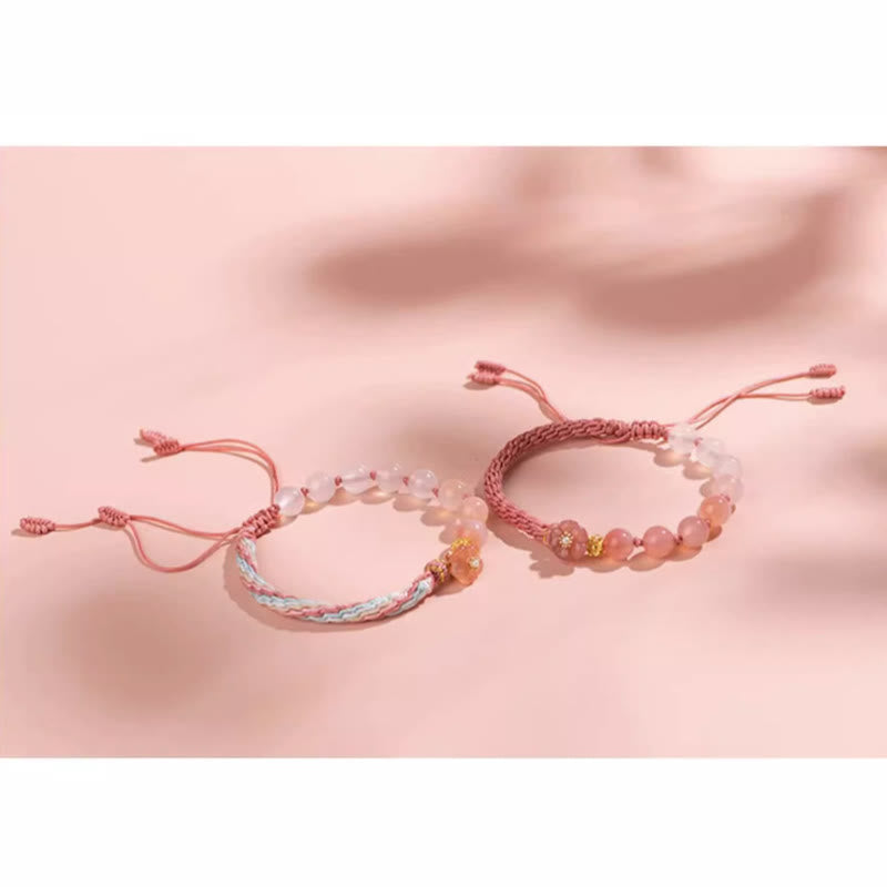 Bracelet en agate à nœud de réincarnation avec breloque en fleur de pêcher