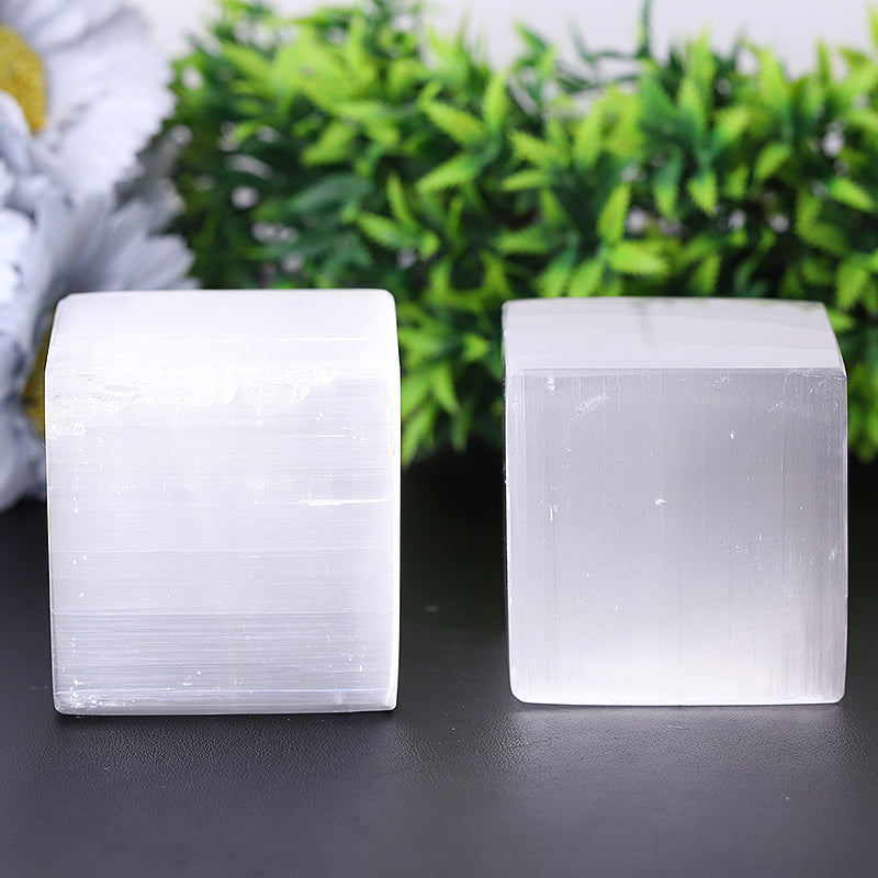 Cube de cristal de sélénite de 2,2 pouces pour la méditation