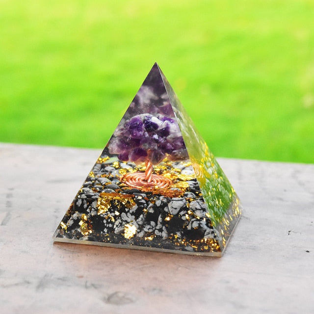 Pyramide d'orgone de la forêt sereine