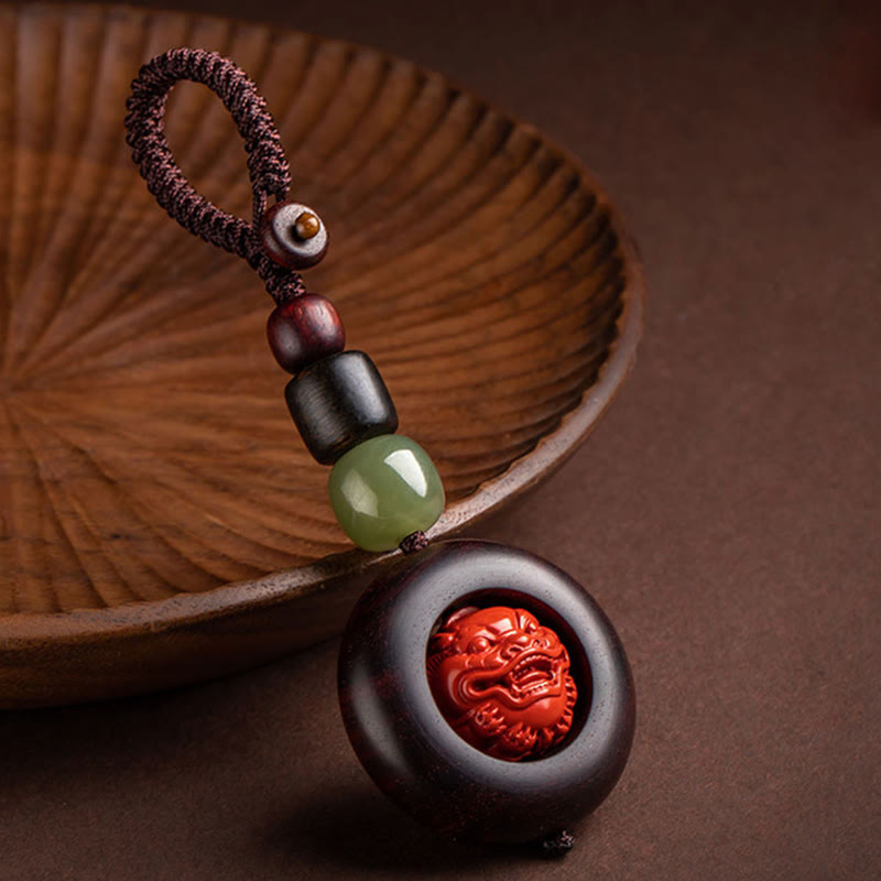 Porte-clés de protection Om Mani Padme Hum en bois de santal rouge à petites feuilles