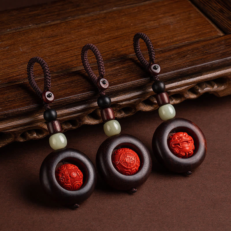 Porte-clés de protection Om Mani Padme Hum en bois de santal rouge à petites feuilles