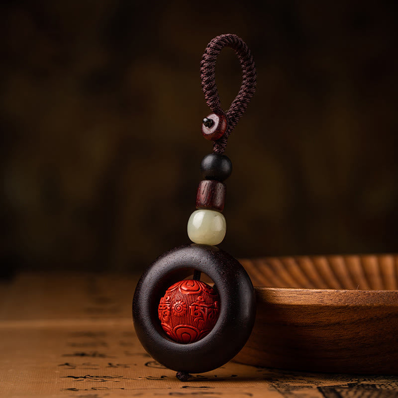 Porte-clés de protection Om Mani Padme Hum en bois de santal rouge à petites feuilles