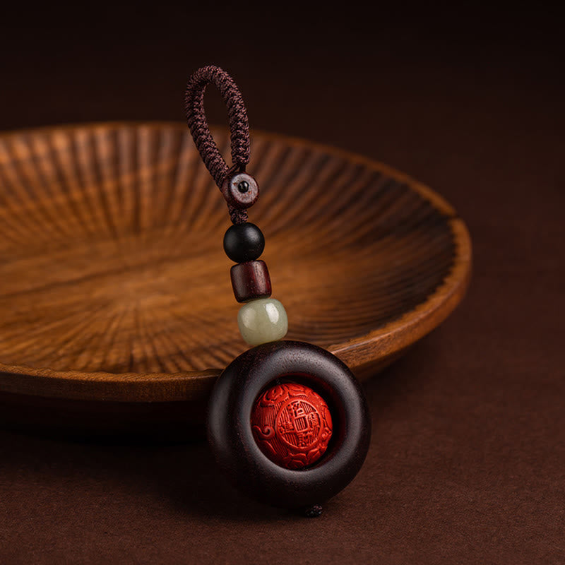 Porte-clés de protection Om Mani Padme Hum en bois de santal rouge à petites feuilles