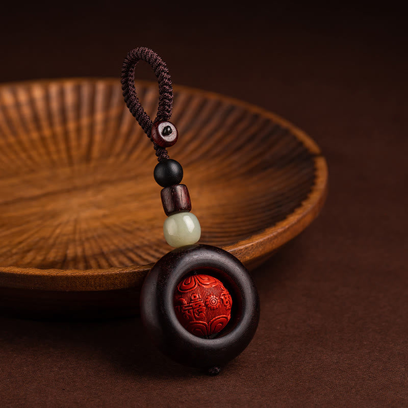 Porte-clés de protection Om Mani Padme Hum en bois de santal rouge à petites feuilles