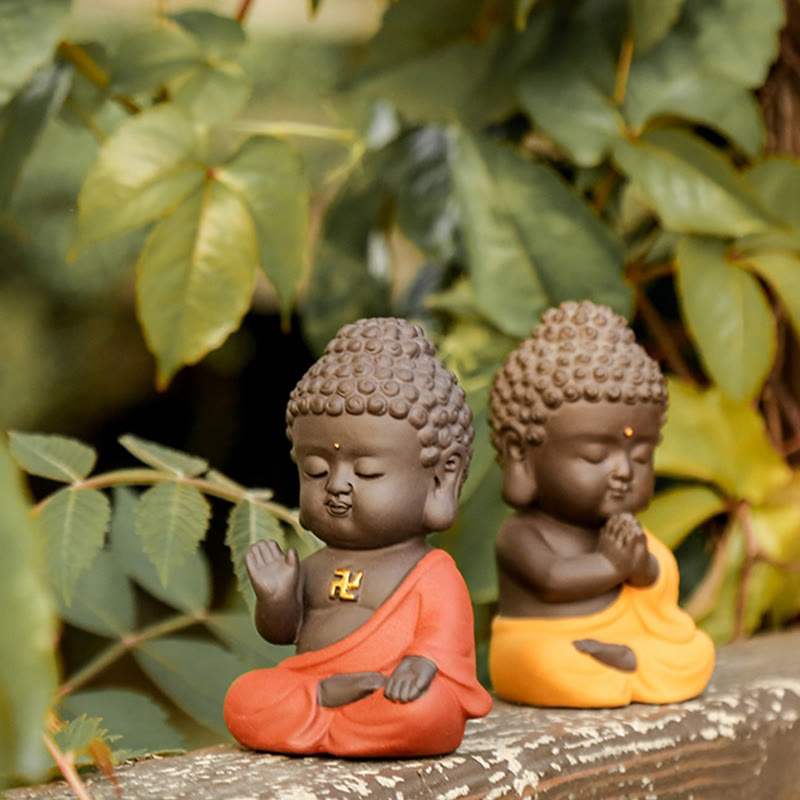 Petite statue de Bouddha en argile violette pour la sérénité de la maison