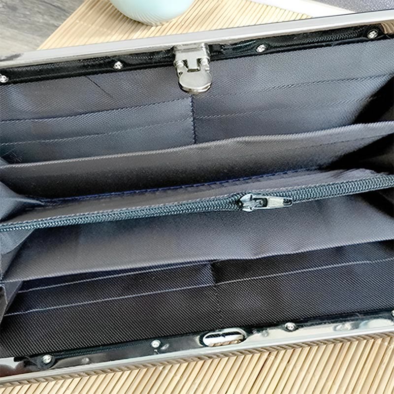 Portefeuille brodé Magnolia grande capacité