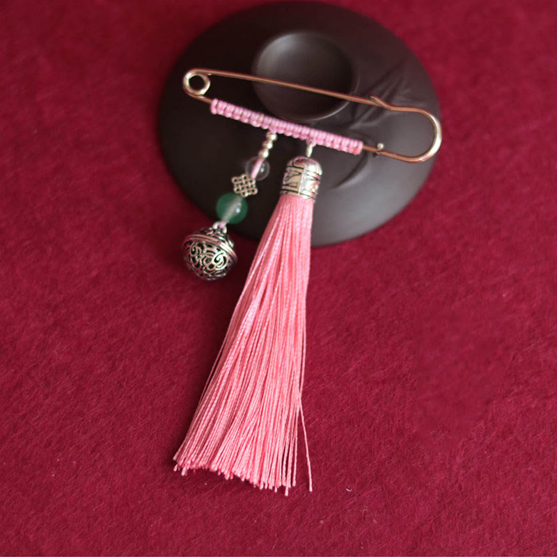 Broche à pompons rétro spirituelle pour la protection et la chance