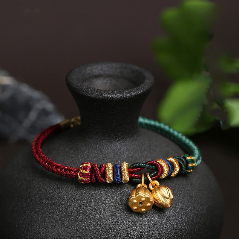 Bracelet en argent sterling avec cordon rouge et vert et gousse de lotus