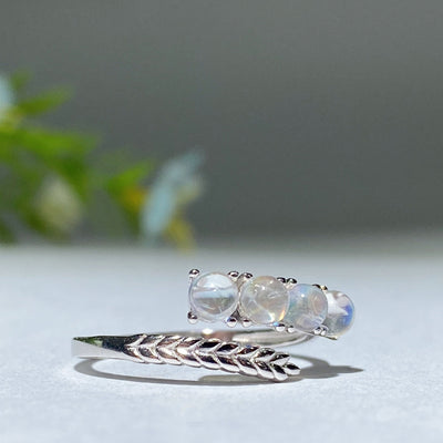 Bague en argent sterling avec pierre de lune aux propriétés curatives