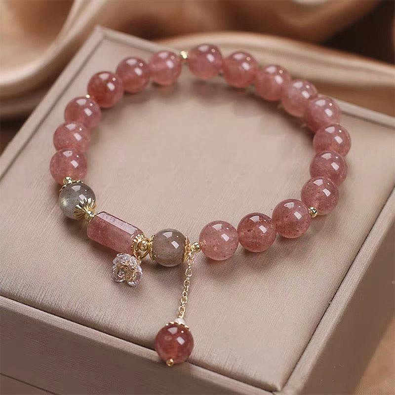 Bracelet à breloques en quartz fraise avec fleur en zircon pour l'amour