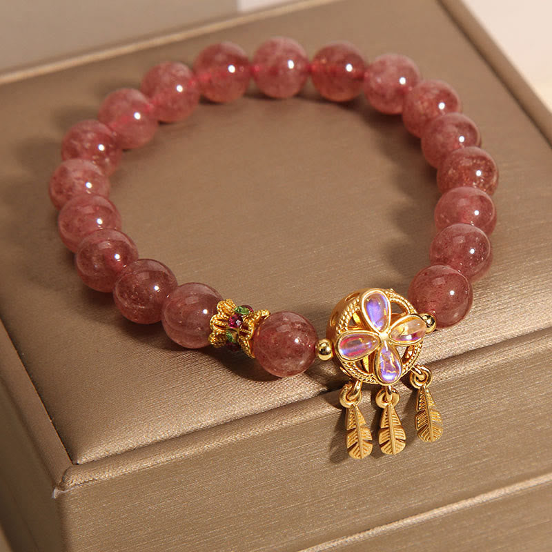 Bracelet Love en quartz fraise avec breloque attrape-rêves en forme de trèfle